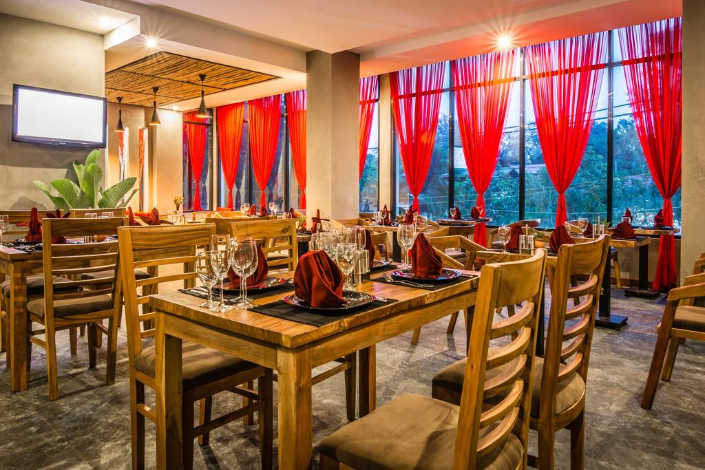 Diamond Palace Resort & Sky Bar Phnom Pen Exterior foto