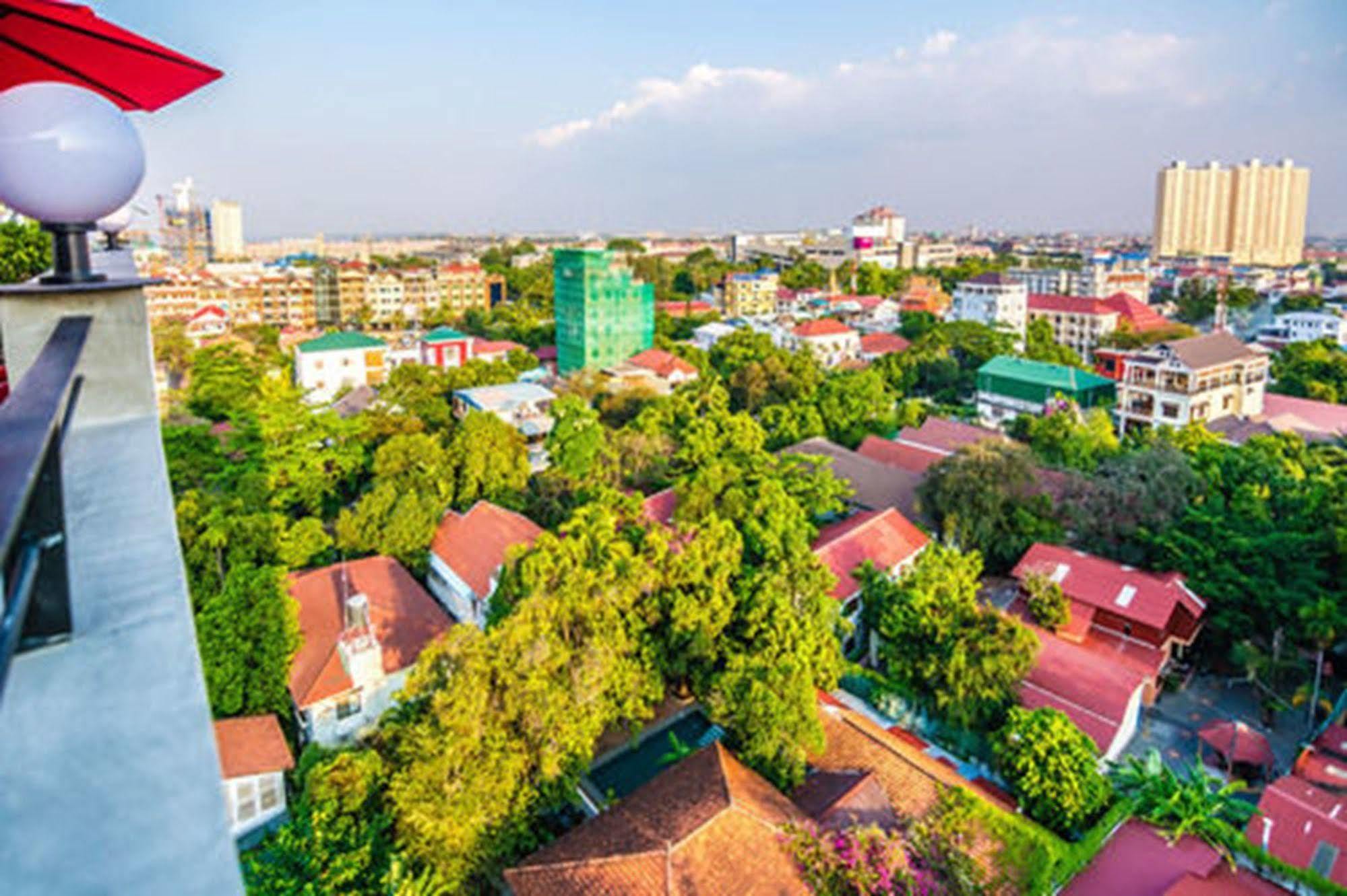 Diamond Palace Resort & Sky Bar Phnom Pen Exterior foto