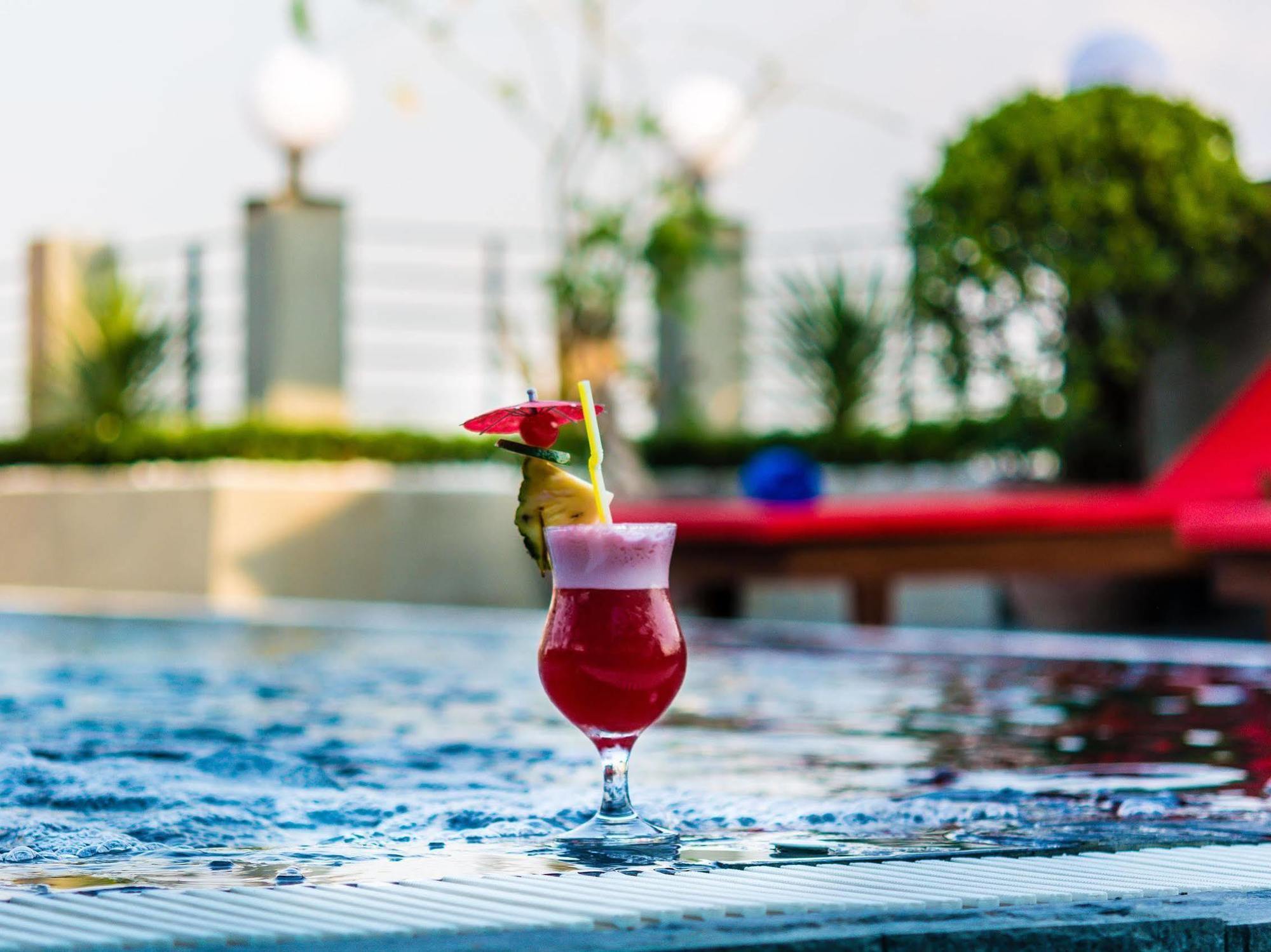 Diamond Palace Resort & Sky Bar Phnom Pen Exterior foto