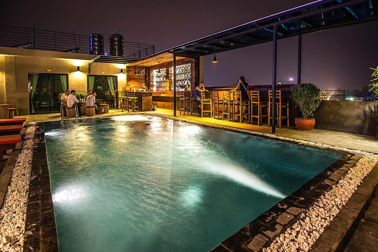 Diamond Palace Resort & Sky Bar Phnom Pen Exterior foto